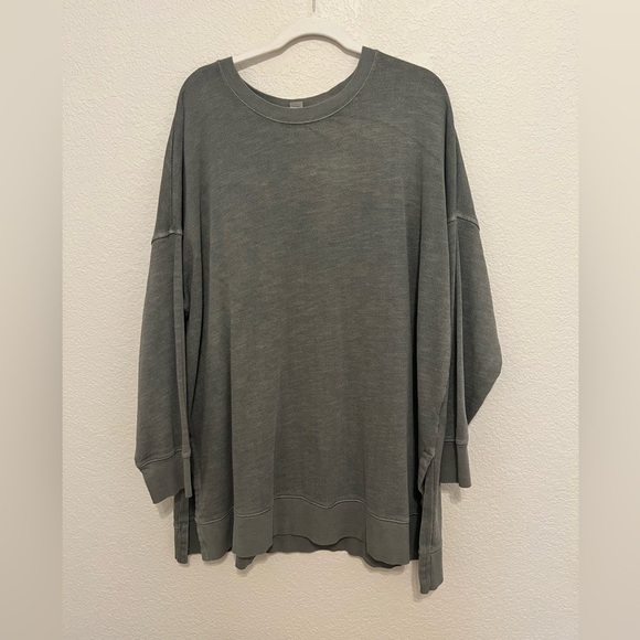 Old Navy Faded Green Oversized Crewneck Sweatshirt - Picture 1 of 3